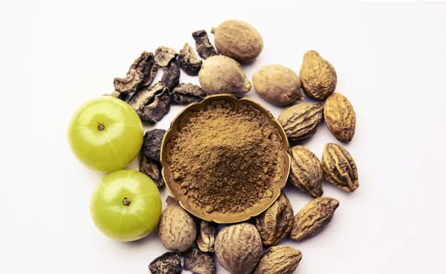 Triphala: Wirkung, Dosierung & Nebenwirkungen – Der ehrliche Check